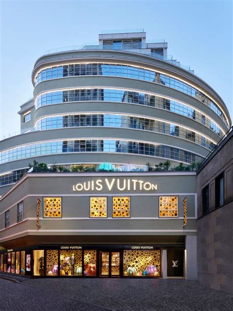 spazio louis vuitton milano|Louis Vuitton apre a Milano una nuova destinazione nell.